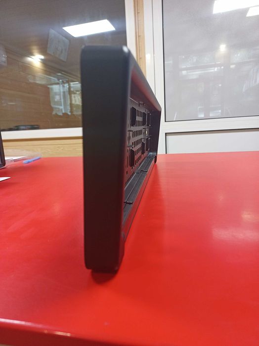 Рамка за регистрационен номер с буфер