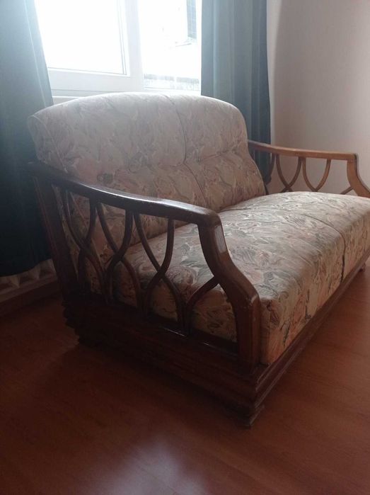 Диван двуместен, в отлично състояние