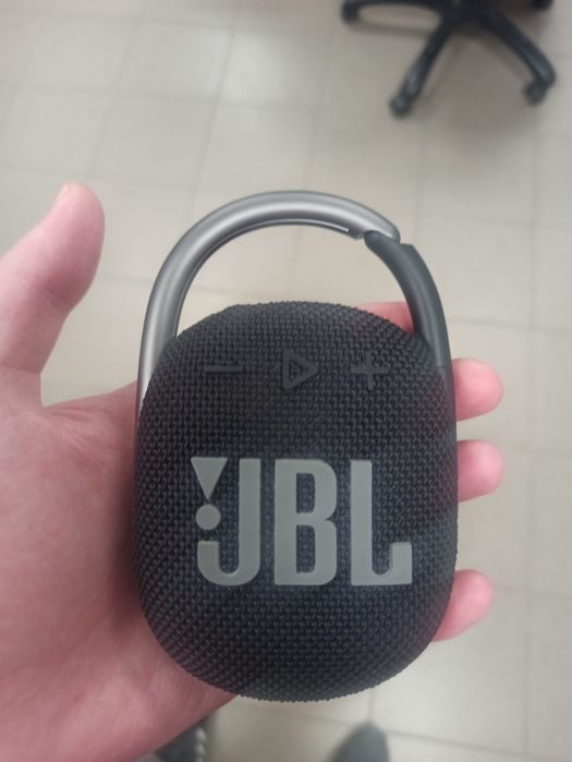 Продам колонку JBL CLIP4