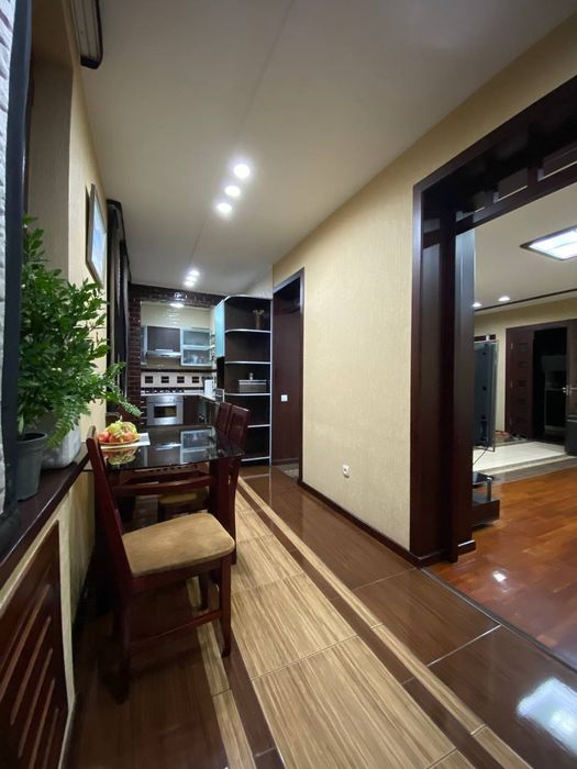 Срочно! Продается своя Эксклюзивная квартира в самом центре , м.Ойбек