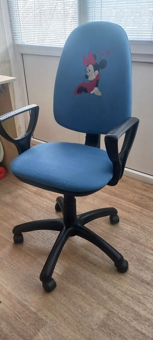 Кресло   детское  на  колёсах