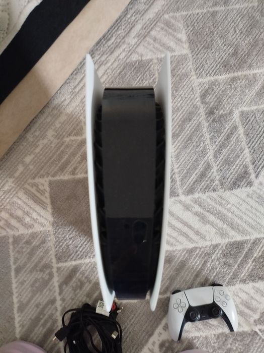 Продам Sony PlayStation 5.