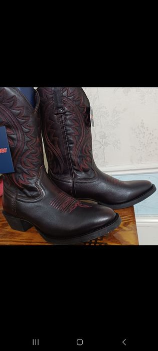 Продается настоящие ковбойские кожаные сапогие