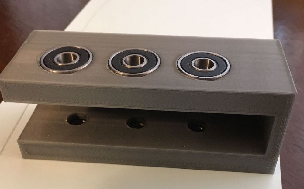 Sablon mobila pt ericsoane din plastic dur gri forma U gauri de 5/7mm