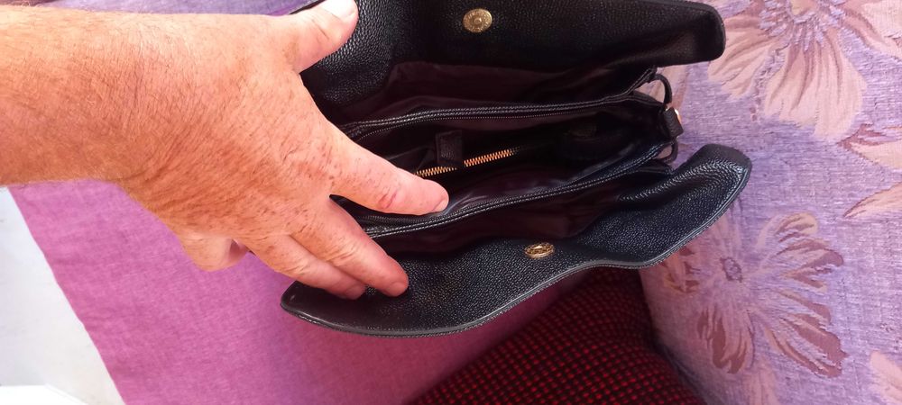 Продавам нова дамска чанта