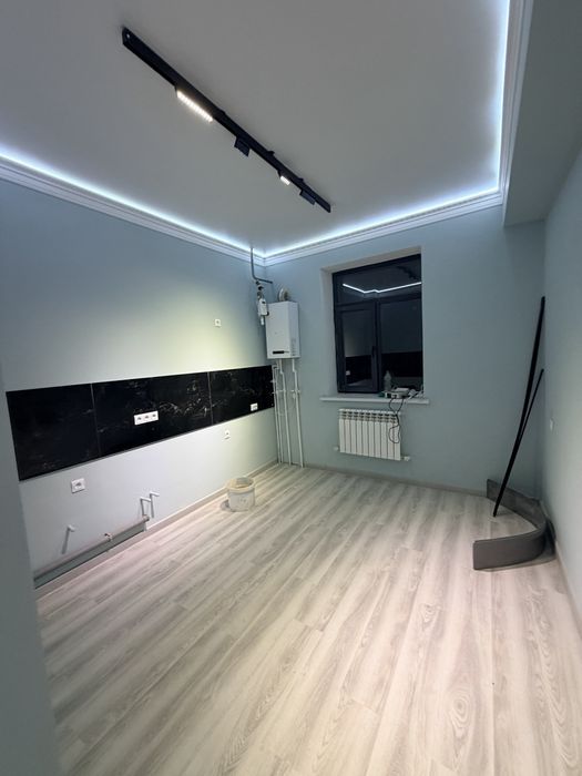 1 chi etaj 3xonali va 1 xonali obshiy dapasi 120 kvadrat padval 120