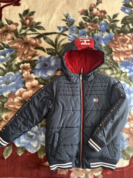 Продается теплая куртка б/у для мальчика