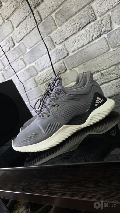 Оригинальные кроссы adidas