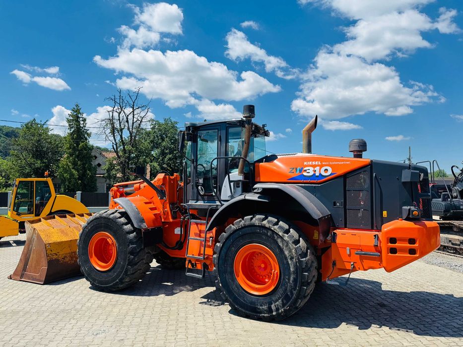 Incarcator frontal Hitachi ZW 310-6, an fabricatie 2019, 24 tone, cupa 4.5mc