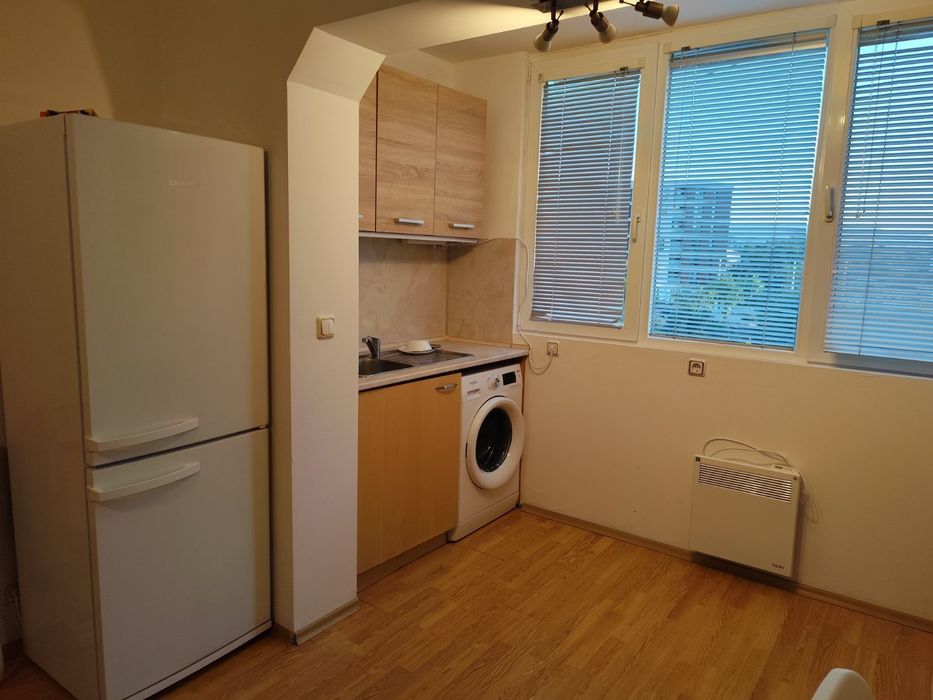 Дава се под наем Двустаен апартамент в София, Обеля 2 - 44 кв.м за 408 € - Снимка #1