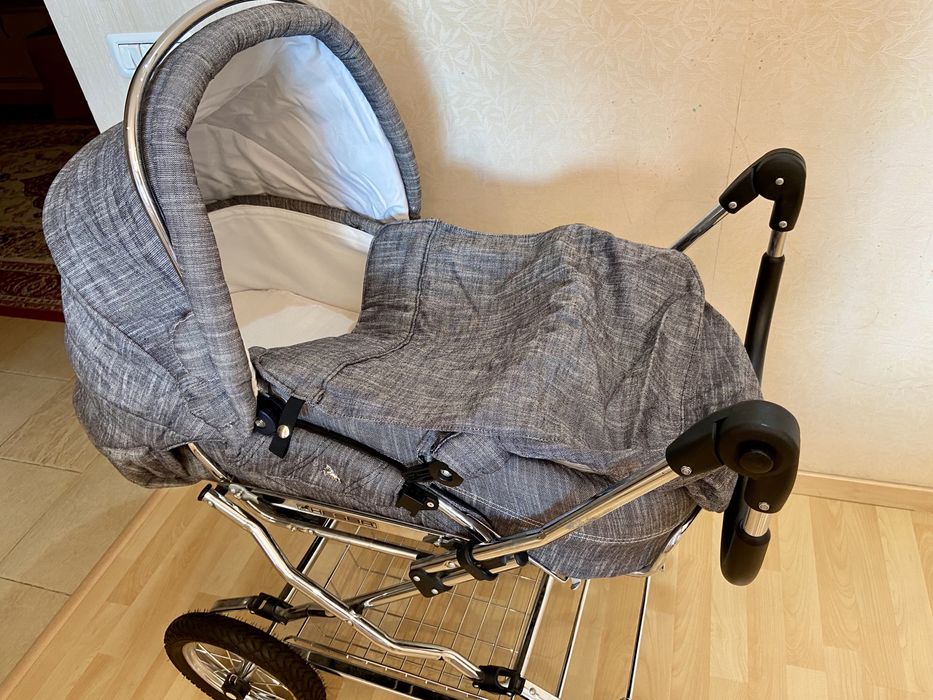 Продам королевскую коляску