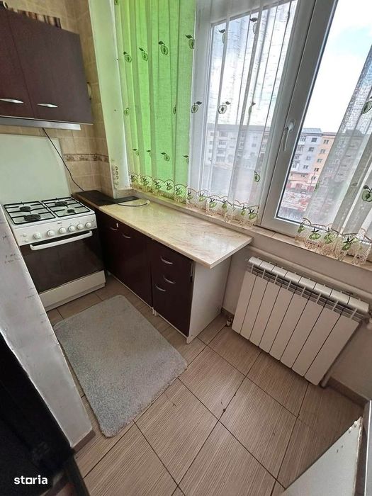 De inchiriat apartament cu 2 camere decomandat, cu balcon 1300lei/luna