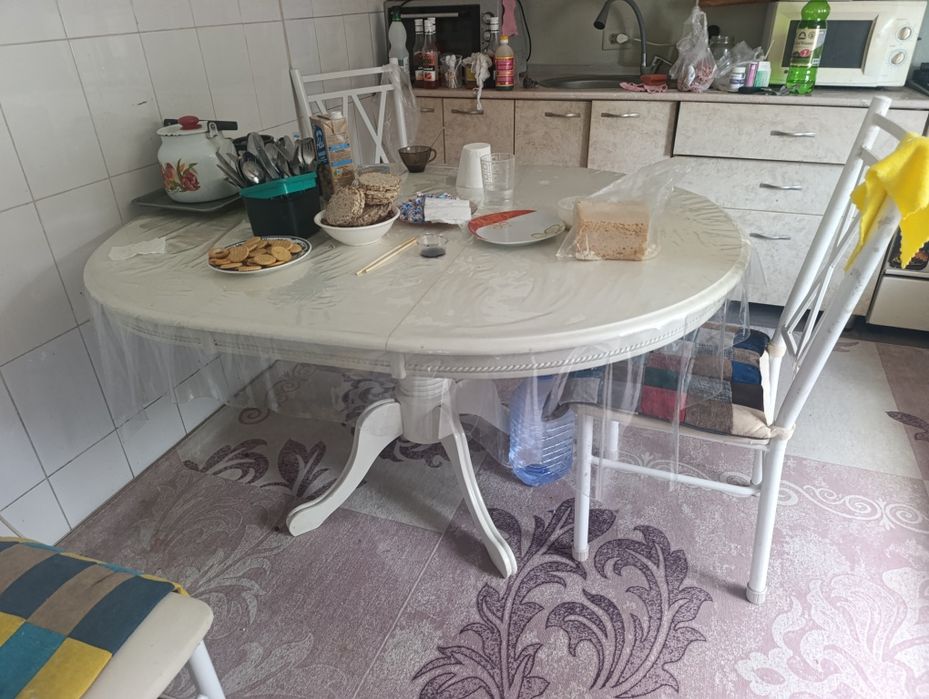 Стол продам не большой буу белый