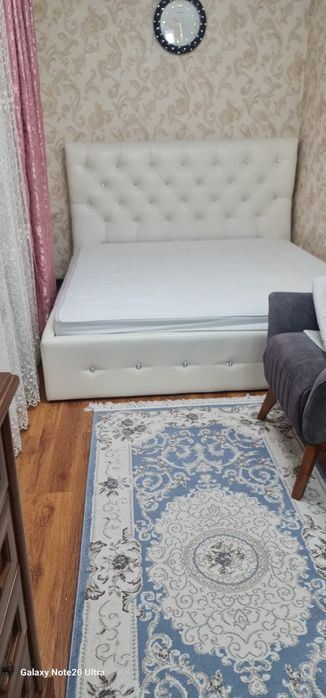 Продаю  кровать торг уместен