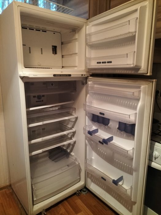 Продам холодильник