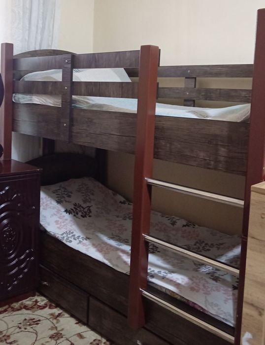 двухъярусный кровать