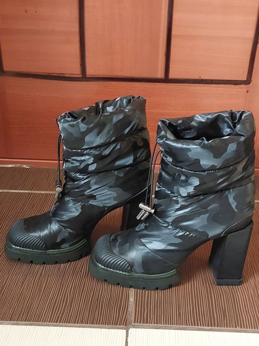 Ghete cu toc pentru femei