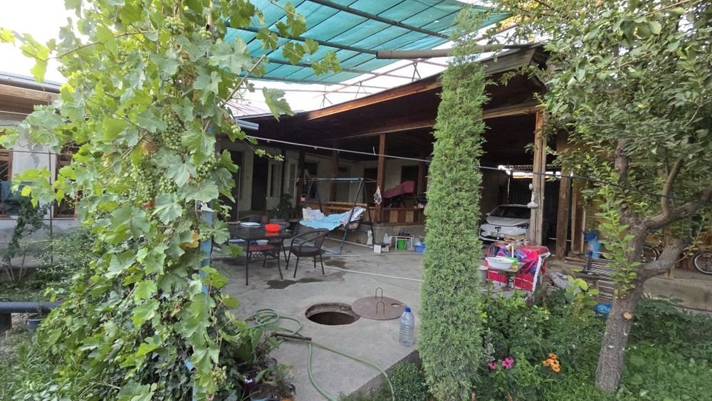 HOVLI UY JOY sotiladi