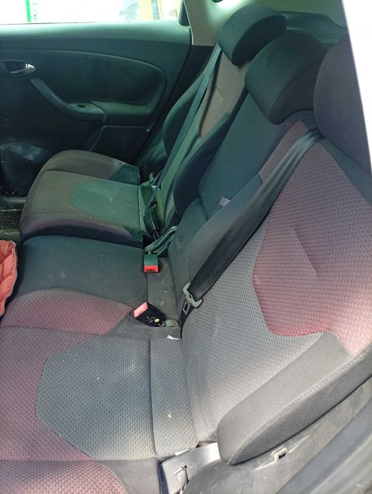 Vând Seat Altea 1.9 tdi avariat pentru dezmembrare