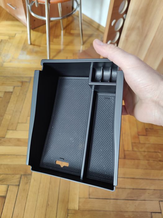 Taviță depozitare cotieră Hyundai Tucson