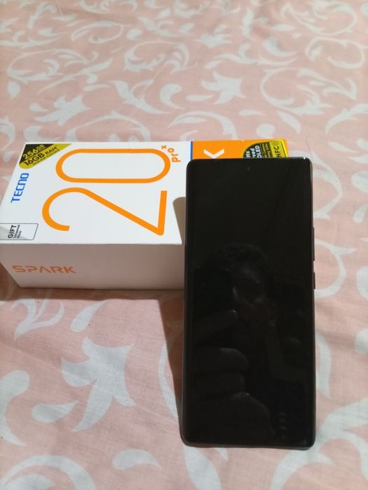 Смартфон "TECNO spark 20 pro +"с гарантией
