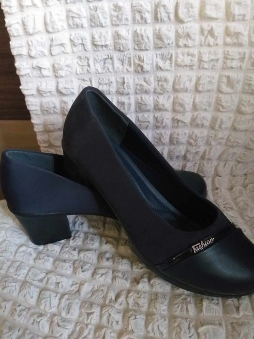 Обувки,слагани само веднъж и сандали,които също са носени много малко