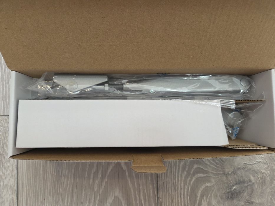 Автомат за врата Yale 300 сив