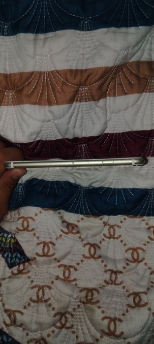 Продам айфон 6..