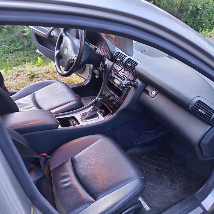 Vând Mercedes-Benz c 220 automat
