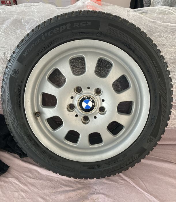 Set jante  BMW 5x120 R16 7J ET47 + cauciucuri de iarnã Hankook