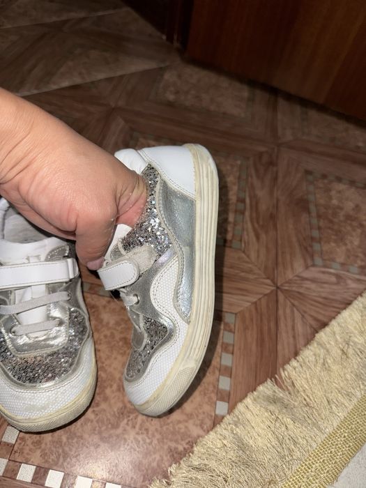 Кроссовки для девочек