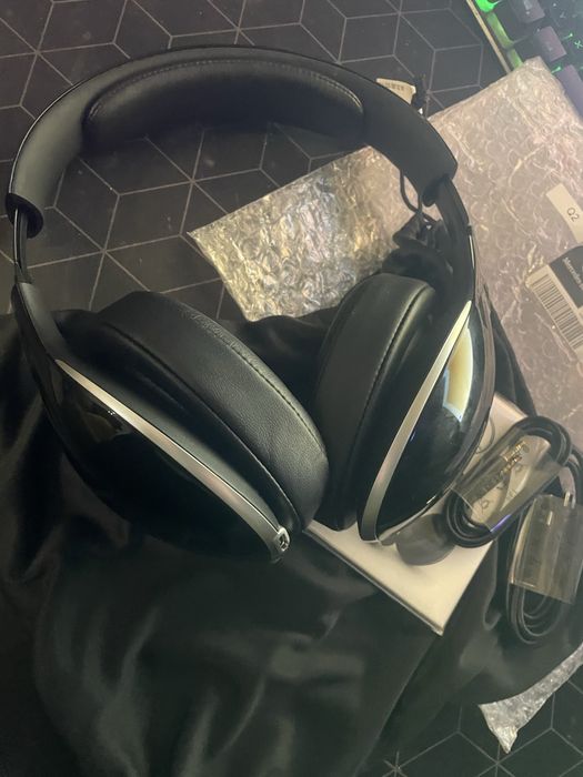 Headphones Mercedes