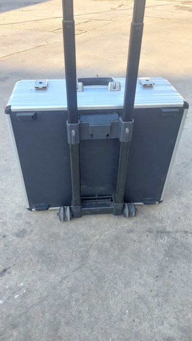 Алуминиев куфар .