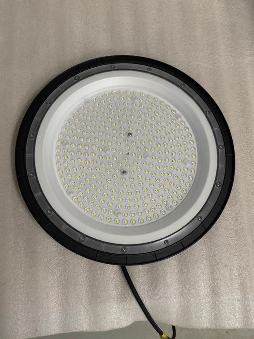 Lampa Led suspendata. Putere 200w, Culoare 6000K Rece