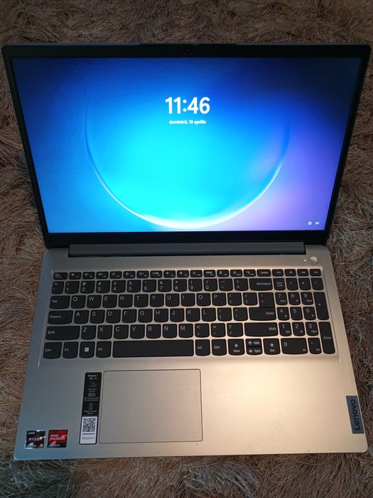 Schimb ! Laptop și telefon fără defecte.