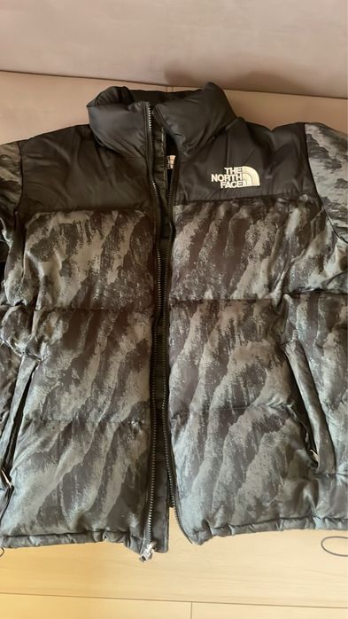 The North Face  Яке Nuptse 700