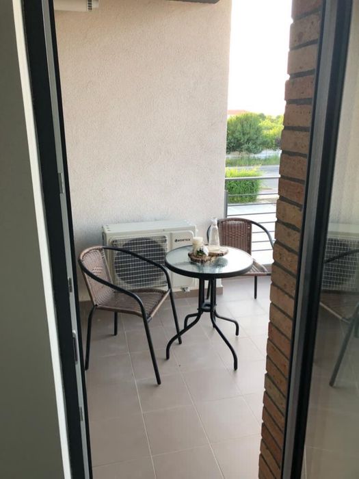 Inchiriez garsoniera Bloc nou