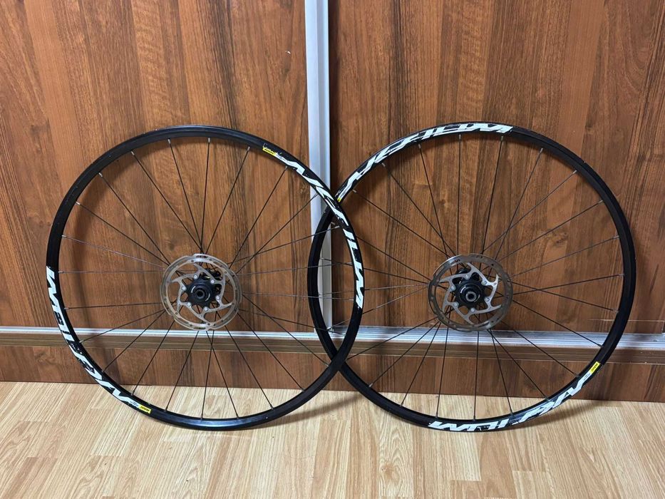 Jante Cursieră Mavic Aksium disk