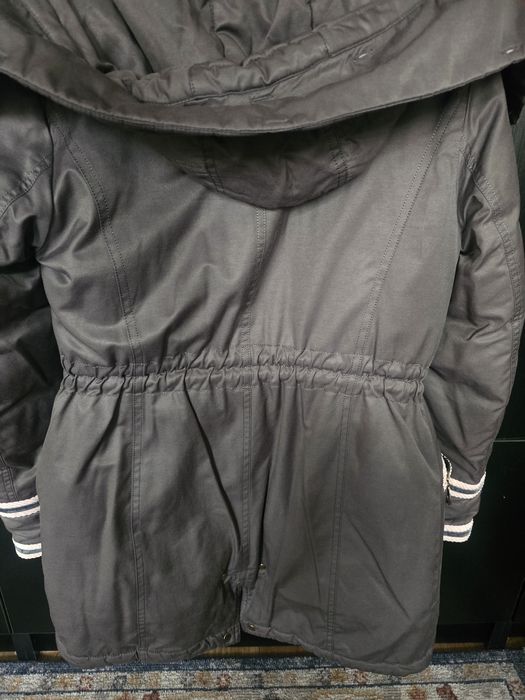 Продам парку женскую