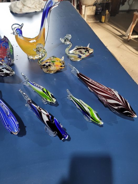 Vand pești sticla colorata foarte vechi