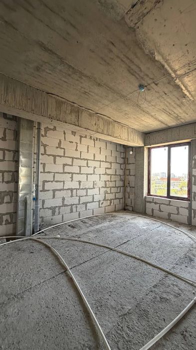 Продаю свою узбум 70квМ новостройка с кадастровым коробка open space