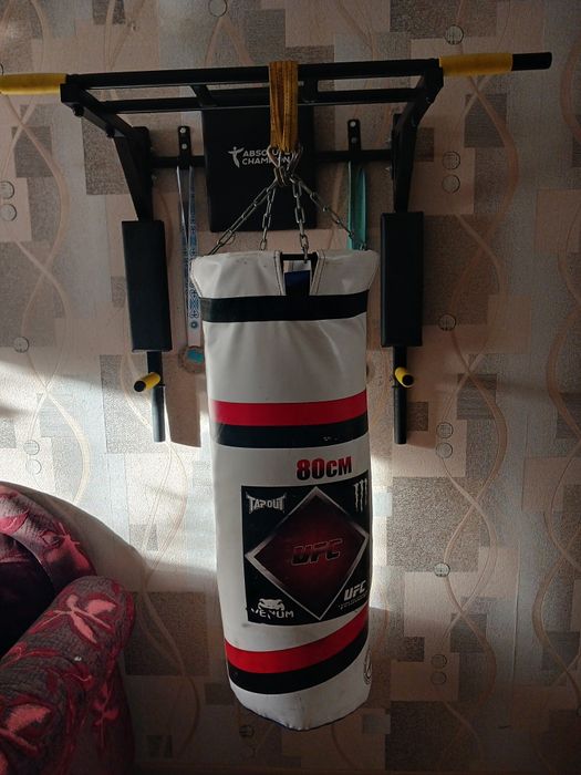 Продам боксерскую грушу