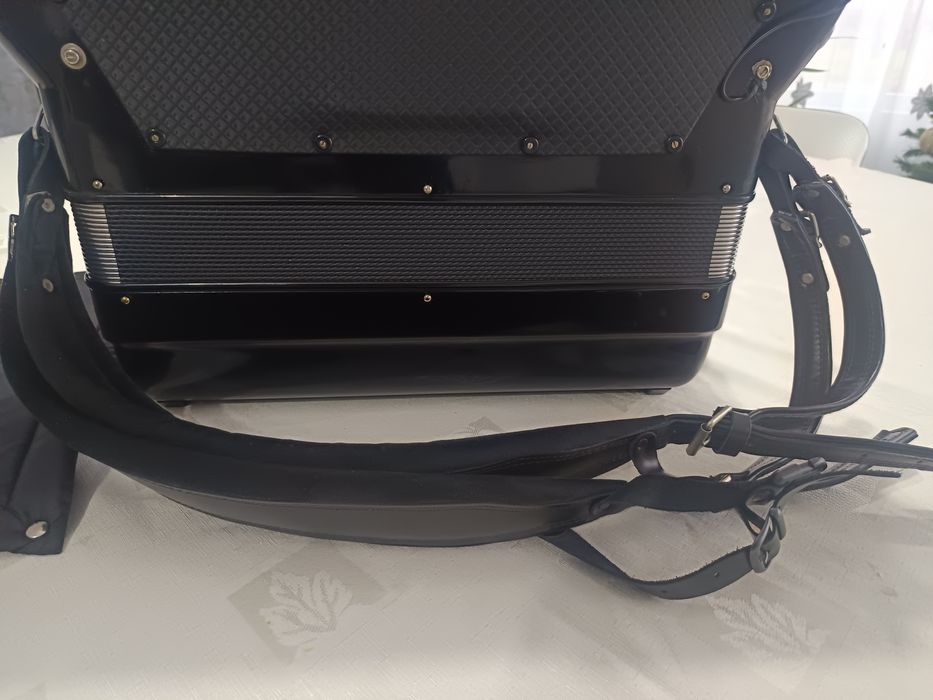 Acordeon Guerini cu midi si juzisound