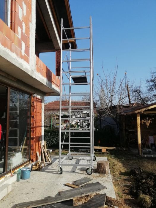 Отдавам мобилно скеле под наем