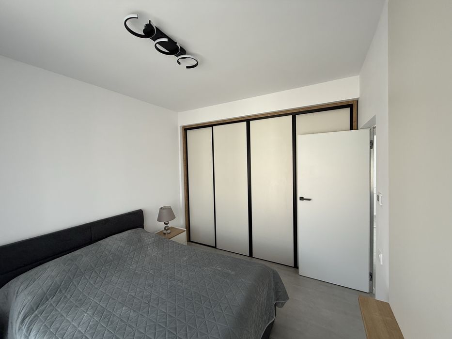 Casa 4 camere cu garaj si gradina