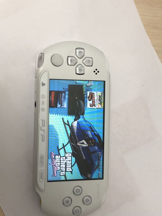 Продажа или обмен PSP E1008 прошитая