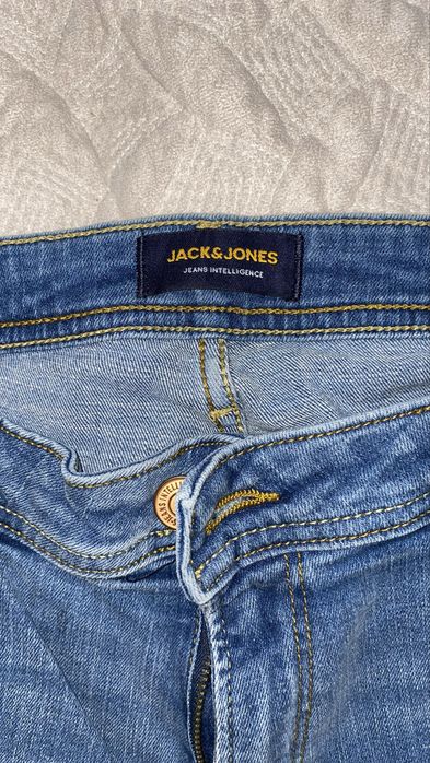 Продам джинсы новые