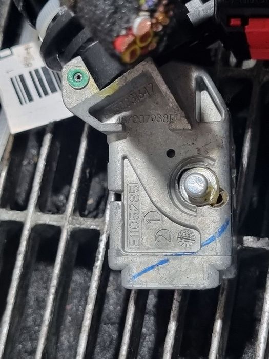 Contact Cu Cheie Dacia Duster II 1.6 Benzina 2018 - 2021 SUV (1306) 487007938r