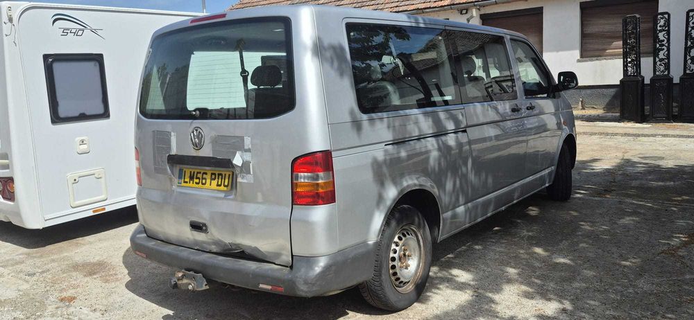 VW Transporter T5 2.5 TDi 130 Cp 2007 cu 9 locuri
