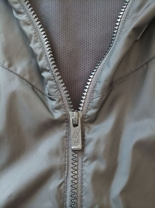 Продавам оригинално яке nike 2xl